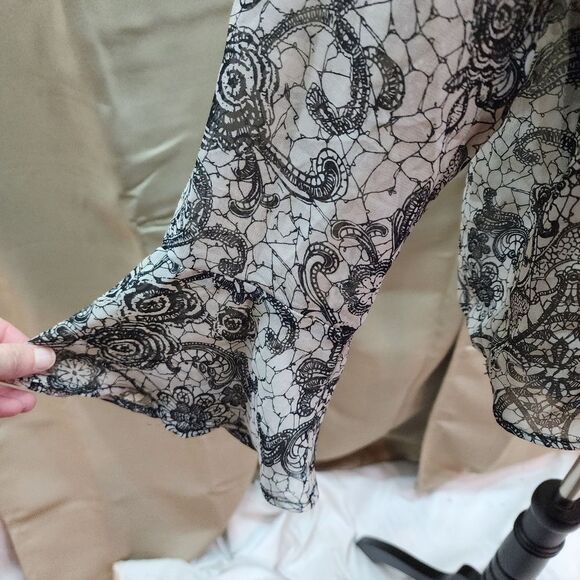 Harlowe & Graham Pale Purple High Neck Keyhole Blouse Size Small - Picture 5 of 10